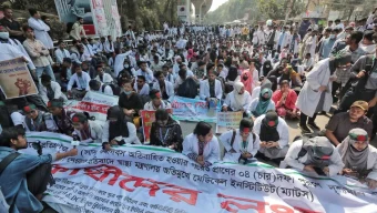 MATS Students Resume Protests at Shahbagh
